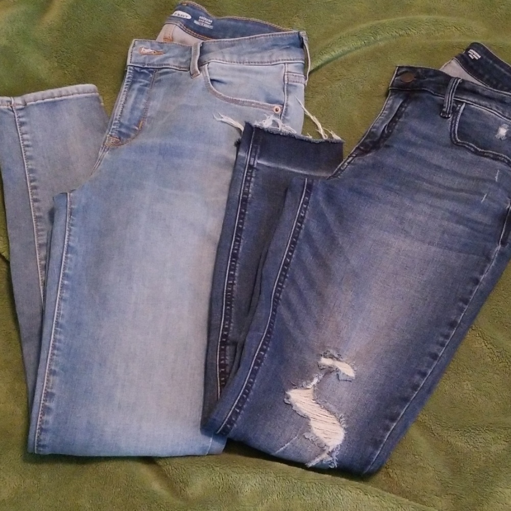 2 pairs of Rockstar super skinny jeans